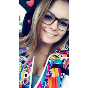 Meet your Posher, Courtney